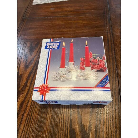 VINTAGE QUEEN ANNE SILVER PLATED 3-LIGHT HOLLY CANDLE CENTERPIECE*NIB* Christmas - Picture 6 of 7